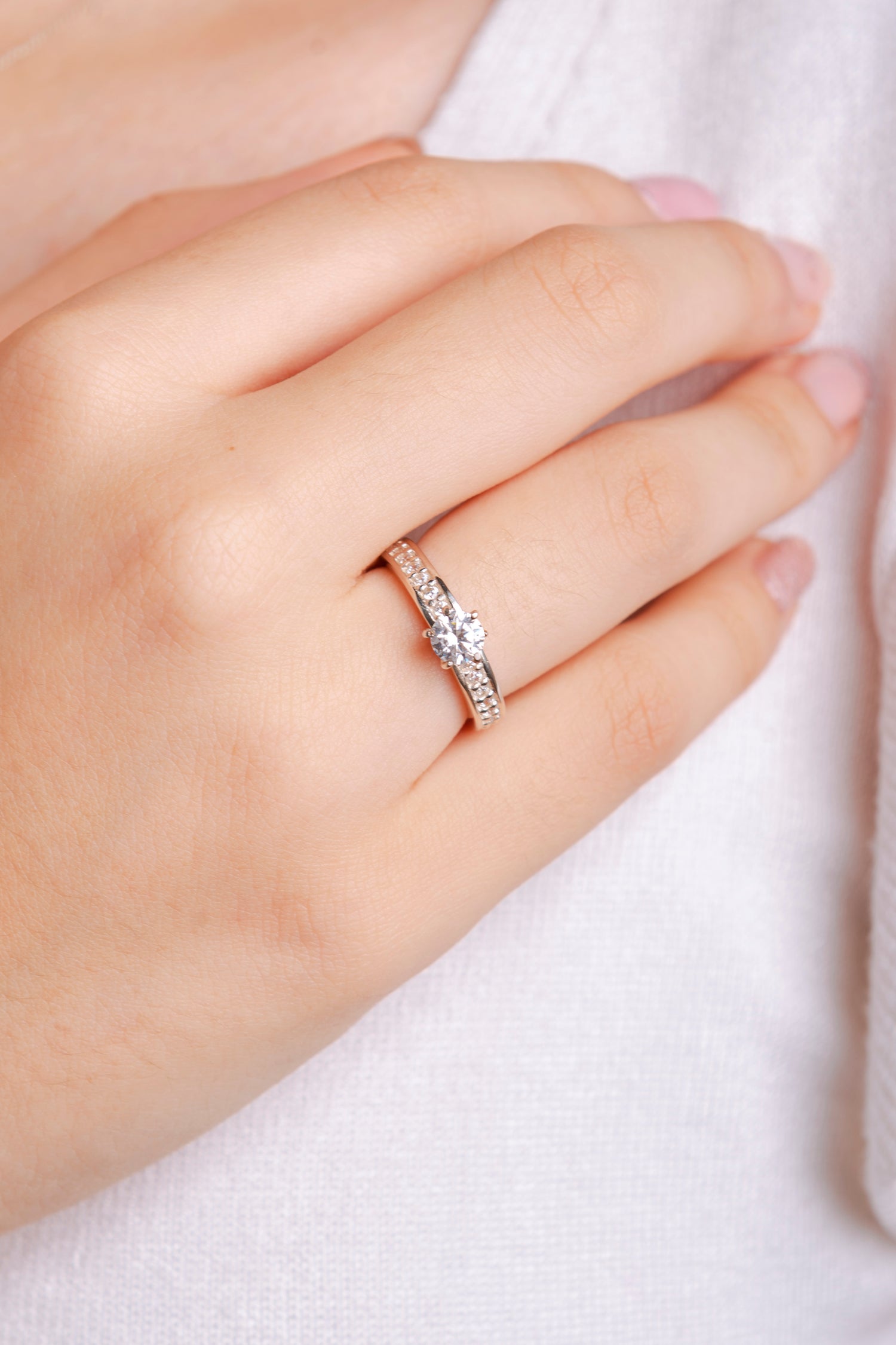 Anillo Solitario Esencia de Luz