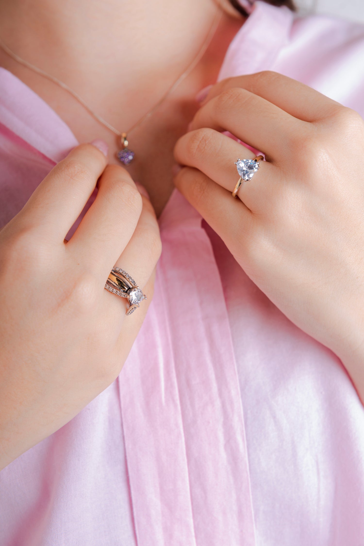 Anillo Solitario Corazon de Luz