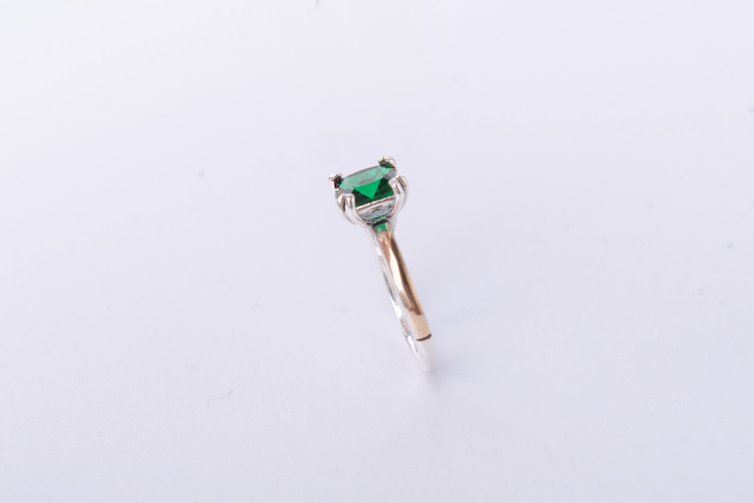 Anillo Esmeralda de Luz